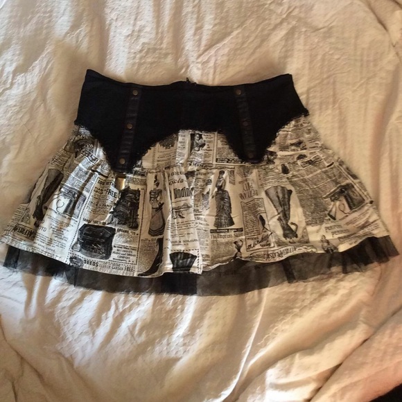ISO THIS SKIRT - Picture 2 of 3